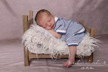 Load image into Gallery viewer, Newborn In-home Experience (4 hour In-home Session)