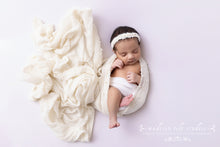 Load image into Gallery viewer, Newborn Luxury Experience