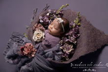 Load image into Gallery viewer, Newborn Luxury Experience