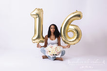 Load image into Gallery viewer, Birthday Studio Mini Session
