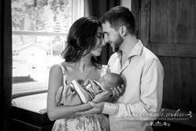 Load image into Gallery viewer, Newborn In-home Experience (4 hour In-home Session)
