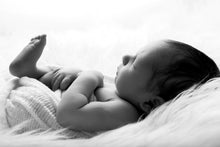 Load image into Gallery viewer, Newborn Premium Experience
