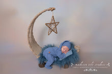 Load image into Gallery viewer, Newborn In-home Experience (4 hour In-home Session)
