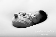 Load image into Gallery viewer, Newborn In-home Session
