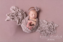 Load image into Gallery viewer, Newborn and One Year Premium Experience
