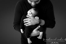 Load image into Gallery viewer, Newborn Premium Experience
