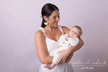 Load image into Gallery viewer, Motherhood Session
